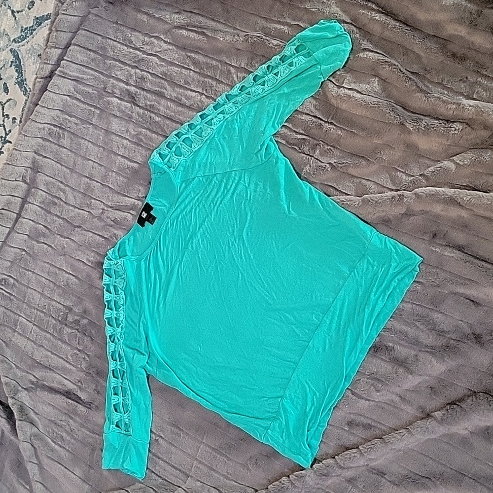 Cold shoulder top